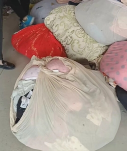 长期出售分拣好的旧衣服夏装,冬装,床单被罩等！