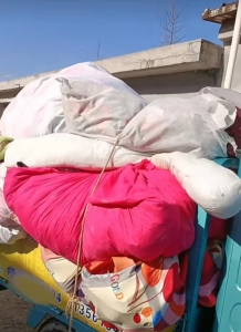 长期出售旧衣服，包，被子，毛绒玩具，鞋子等