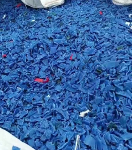 出售无味干净大蓝桶破碎料