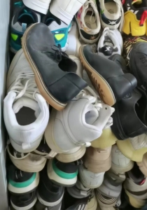 长期出售鞋子统货，包包统货！