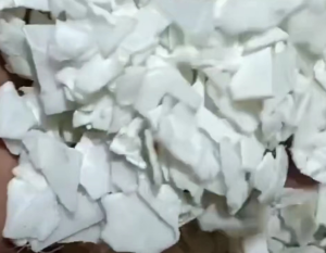 常年出售涂料桶破碎料