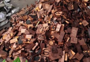 长期收购工厂废铜渣，废模具铜，废红铜块，黄铜渣，电线电缆铜