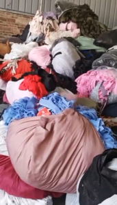 出售杂色箱包里布开花料