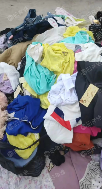 安徽分拣场长期供应旧衣服统货及分拣货!