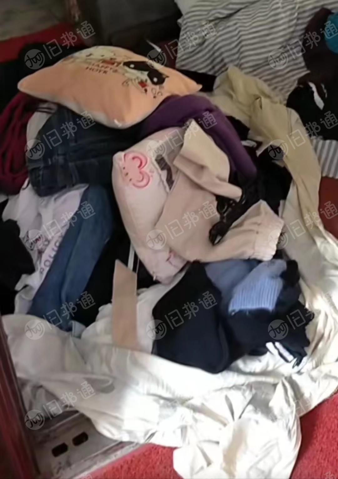 长期出售旧衣服鞋包,精品单件,商场尾货!