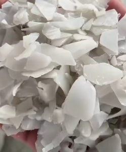 出售娃哈哈破碎料，花乙破碎料，尿素桶破碎料，低压破碎料，黄乙破碎料