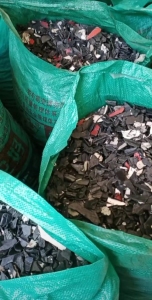 出售PP汽车保险杠破碎料，纯杠料