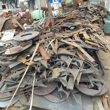宜昌建筑工地/车间废弃设备,废铁块,废铁管,废模具