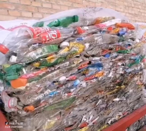 长期出售三色瓶砖，单色瓶砖