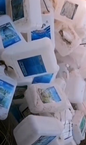 长期出售花乙压块，大小白压块，尿素桶压块，娃哈哈奶瓶压块