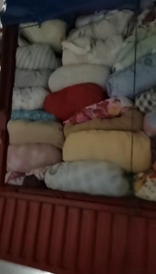 回收旧衣服，鞋子，包包，床上用品，各类库存，尾货，酒店用品，婚纱！