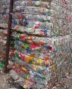 长期出售PET瓶砖，聚酯瓶砖