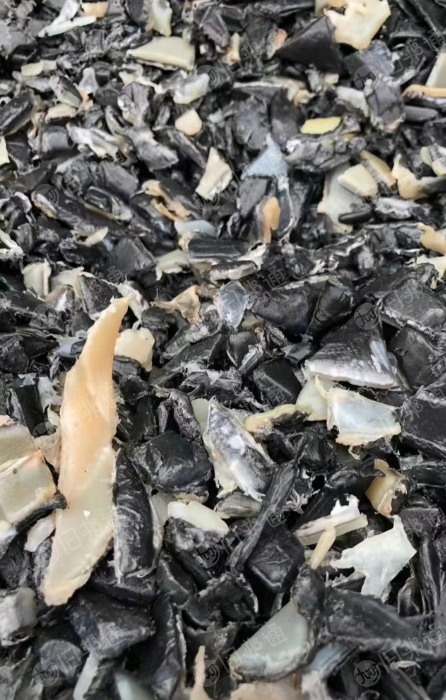 出售HDPE油箱破碎料,现货十几吨
