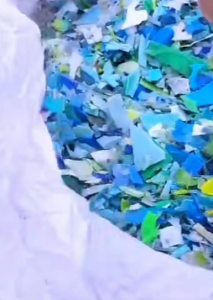 常年大量出售红蓝丙破碎料，花工程破碎料，花桶破碎料，透明丙破碎料