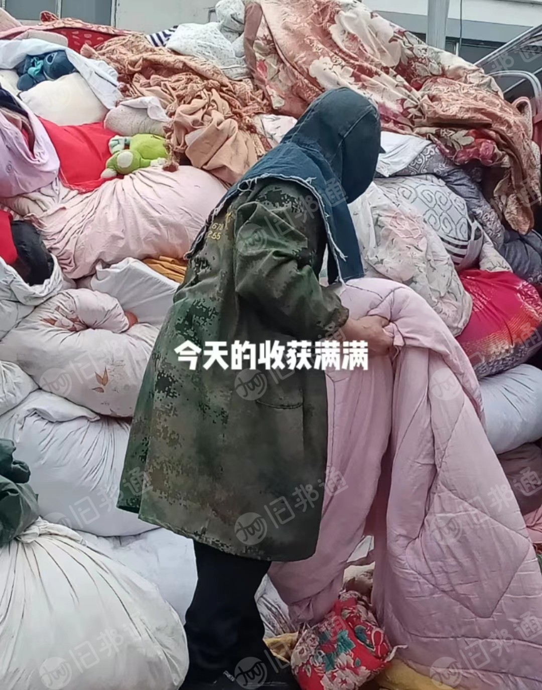 重庆长期出售旧衣服包包鞋子棉被等