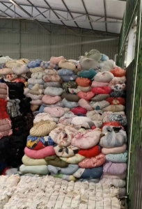 云贵川甘陕境内大量收购优质冬衣，毛衣，夏衣，鞋子，包包，夏B..........动手货，差货，勿扰!