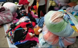大量高价回收旧衣服，纺织品，出口工厂，看货给价，现款现货，装车打款。