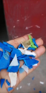 大量采购优质花乙破碎料，中空蓝桶破碎料，汽车油箱破碎料