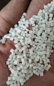 大量出售PP空心板颗粒