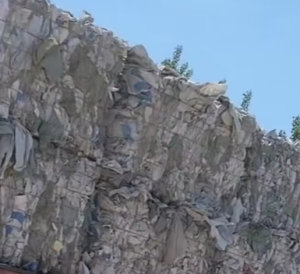 长期出售PP水泥袋废料，编织袋废料，废旧编织袋