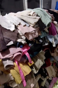 回收旧衣服衣服，鞋子，包包手机，电脑，家电服装尾货，棉絮酒店的床上用品