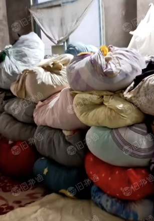长期出售旧衣服统货,鞋子包包,欢迎有实力厂家联系!