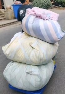 四川凉山长期供应旧衣服小区货统货！