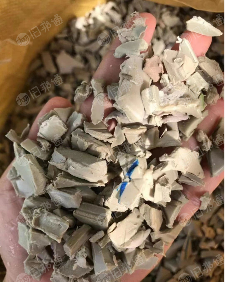 长期出售灰色PPR管破碎料