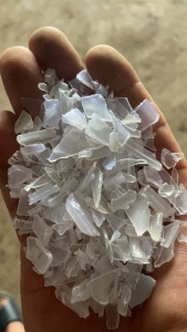 出售透明丙破碎料，薄的和厚的两种