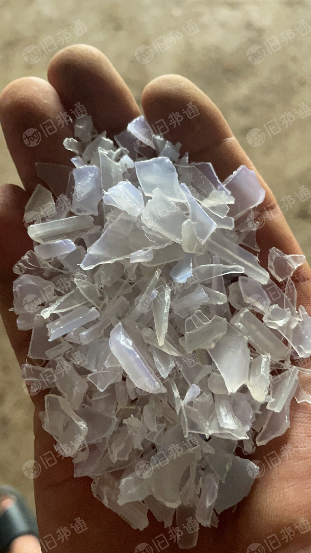 出售透明丙破碎料,薄的和厚的两种