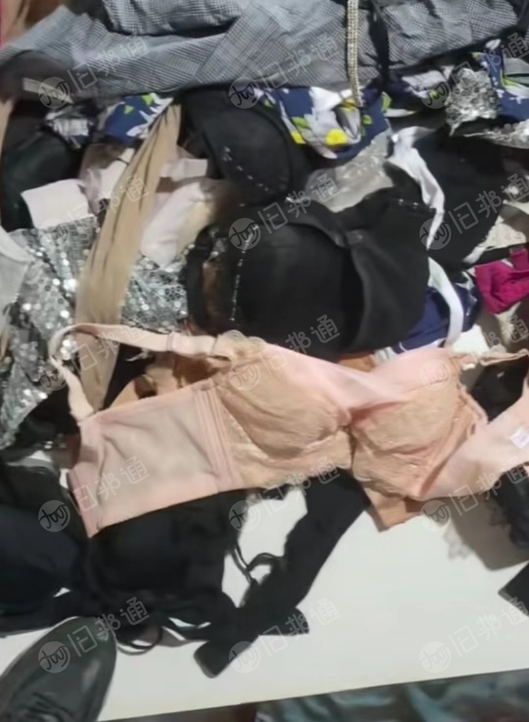 分拣场长期收购旧衣服通货,鞋子包包,床单被罩毛绒玩具等