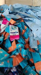 高价回收彩色花聚乙烯边角料，花高压膜