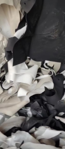 长期回收汽车内饰布条边角料，无纺布边角料，黑白都可以，欢迎来电谈