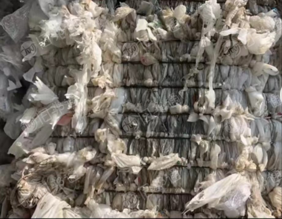 长期出售PE膜压块,一级,二白膜,各一挂车