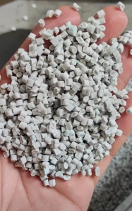 出售过3层120目网干造pe乳白袋颗粒