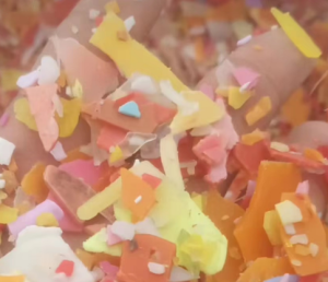 长期出售花桶破碎料，花工程丙破碎料，分色丙破碎料