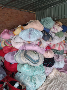 河北保定个体户长期稳定出售旧衣服统货，鞋子包包，床上用品！