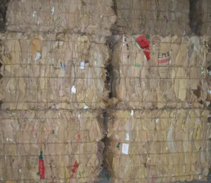 出售黄板纸压包，每个月50-100吨