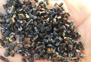 长期大量供应黑色无纺布颗粒，溶脂高硬度高，无灰分无白点