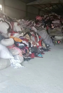 长期收购旧衣服，鞋子包包，床单被罩，毛绒玩具等