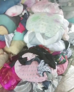 大量回收旧衣服旧鞋包包!棉花!秋冬装毛衣，大白。