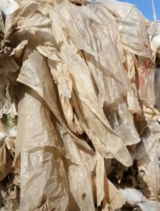 常年大量出售人工分拣PE膜，高压膜废料