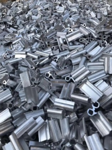 收购各类废铝，铝合金切头料，断桥铝，工业铝边角料