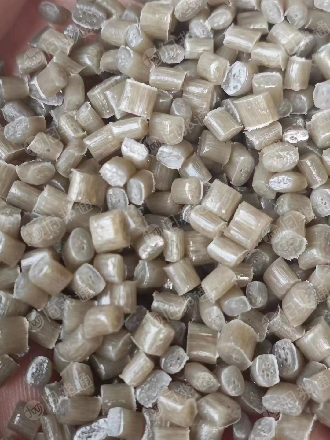 现货供应二白膜颗粒,高压颗粒,大棚膜颗粒