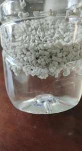 专业生产再生颗粒，奶白BOPP颗粒，奶白、黑色无纺布颗粒