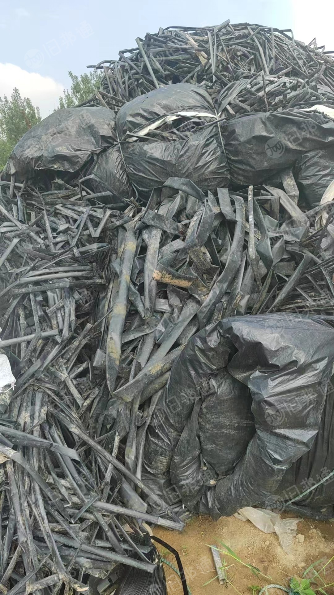 出售滴灌带毛料,7吨全新的,5吨贴片的