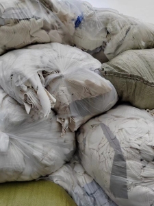 出售涤棉针织褪色布，纯棉，氨纶棉，涤棉等，现货十几吨