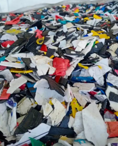 长期供应机油桶破碎料，花桶破碎料