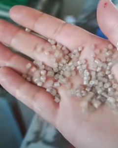 常年出售一级，二级颗粒，过80-100目