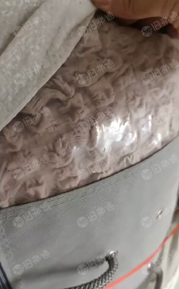 出售化仟泡泡纱色布的沙发套,单人、双人的都有,现货有一个柜的
